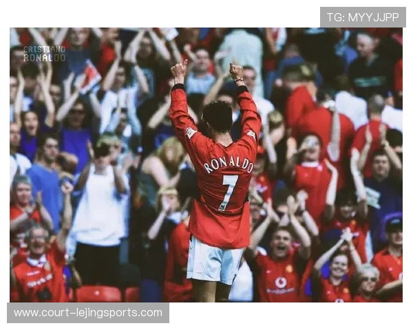 C罗曼联经典头像展示荣耀岁月再现绿茵传奇风采