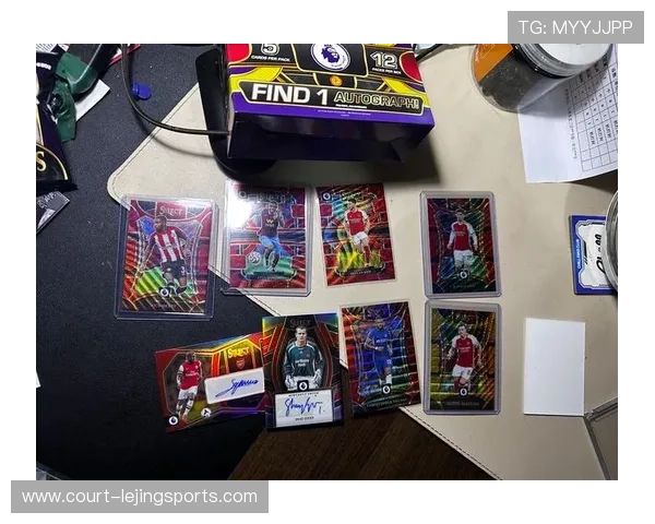 哪种足球球星卡设计最具视觉冲击力和收藏价值分析