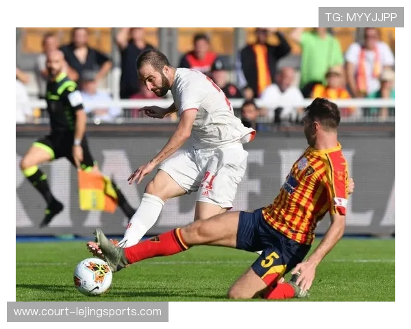 足球球星轮休策略引发热议球队如何平衡成绩与体能管理 足球球星轮休策略引发热议球队如何平衡成绩与体能管理